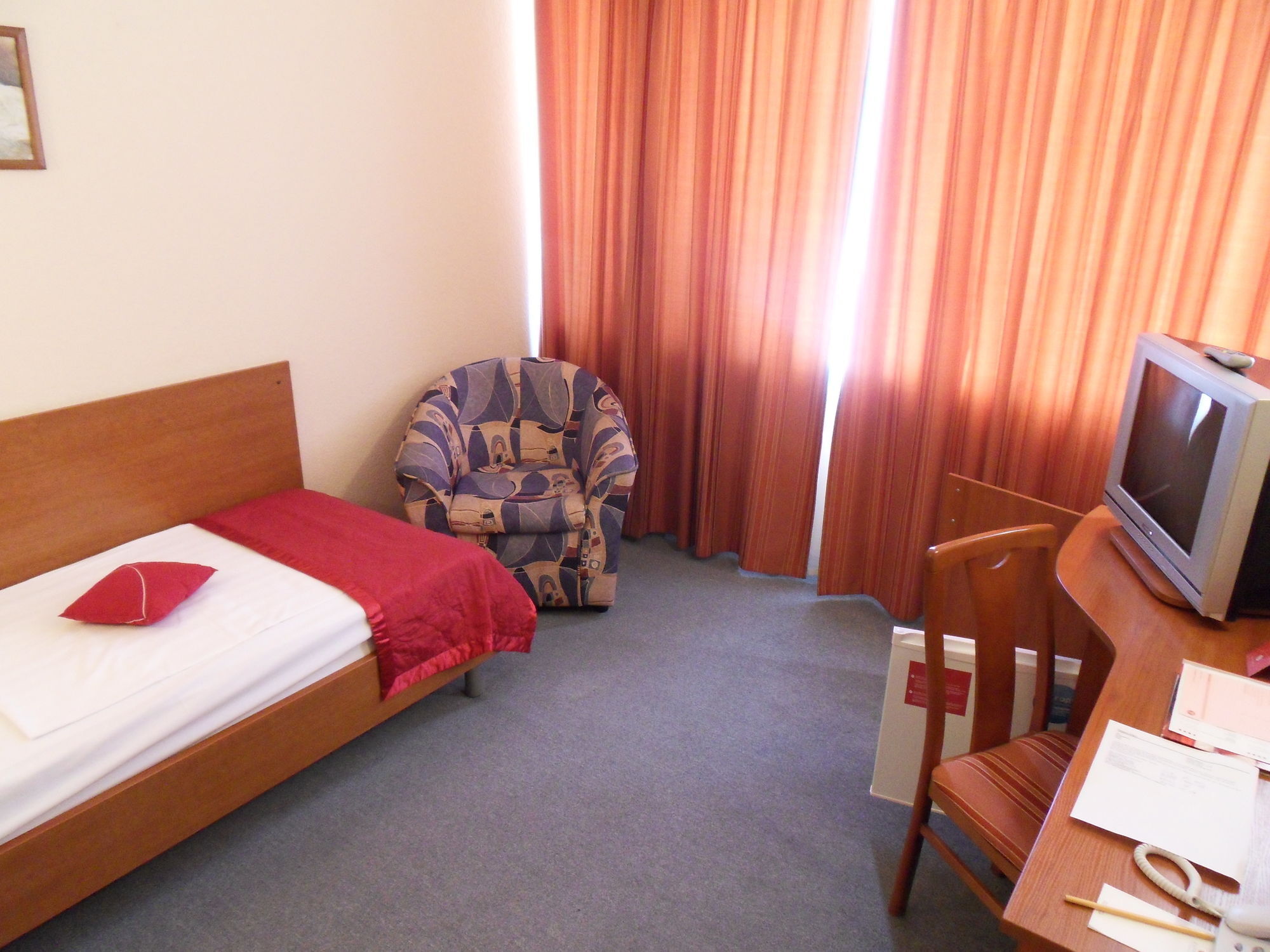 فندق فندق أزيموت أوفا الغرفة الصورة